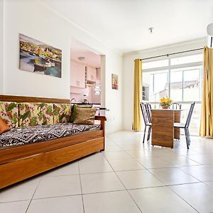 Apto 2 Suites, Ideal Para famílias, 30m do mar